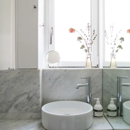 Apartment Air Cond Architect Pied-a-terre In Charonne Bastille *